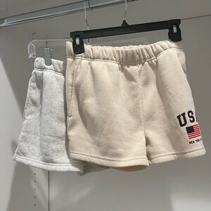 Set of two sweatshorts